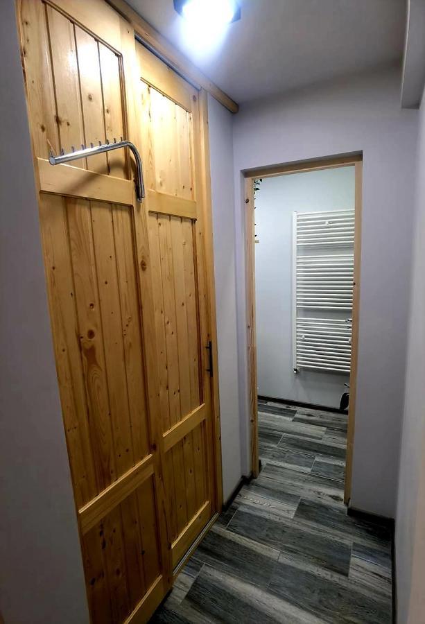 Night Lotus Apartment Hunedoara Exterior foto