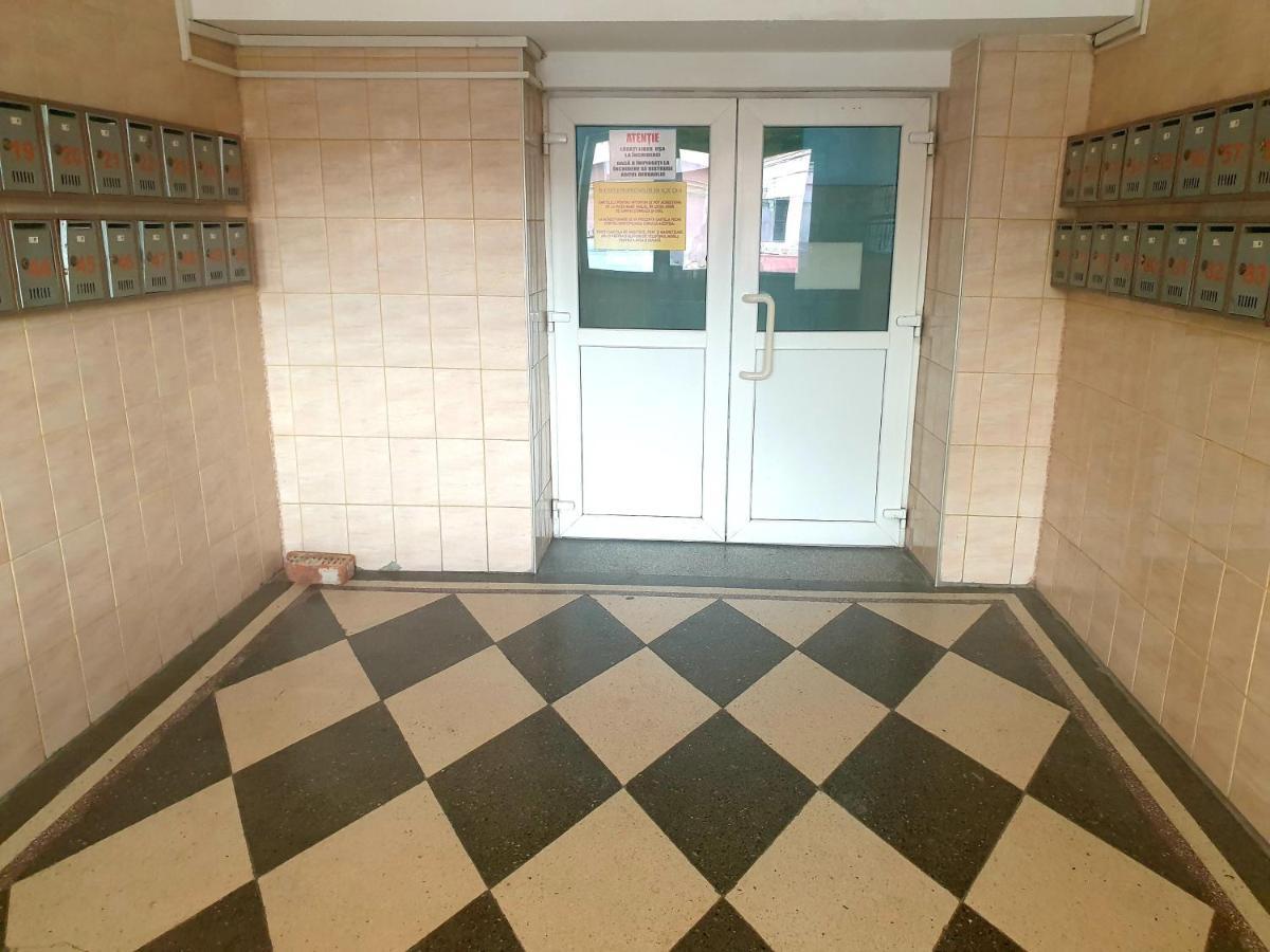 Night Lotus Apartment Hunedoara Exterior foto
